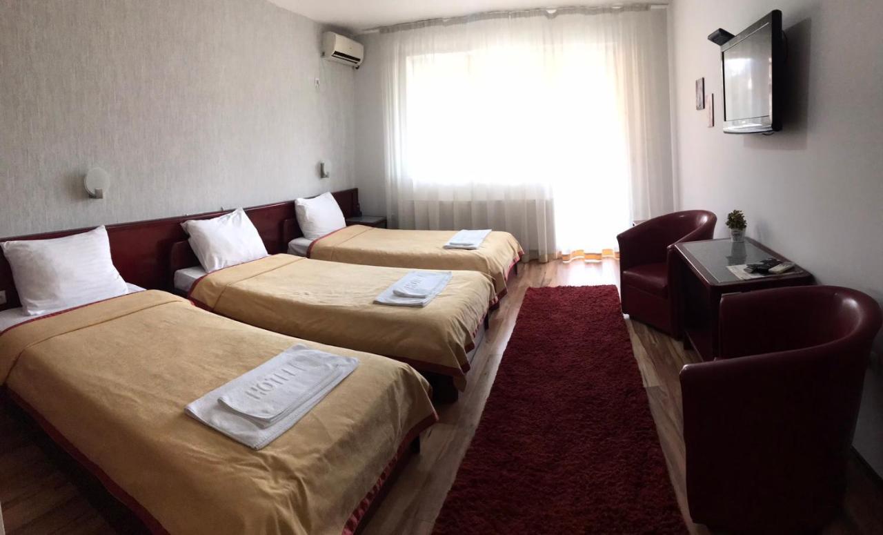 Hotel Tri "O" Topola Екстериор снимка