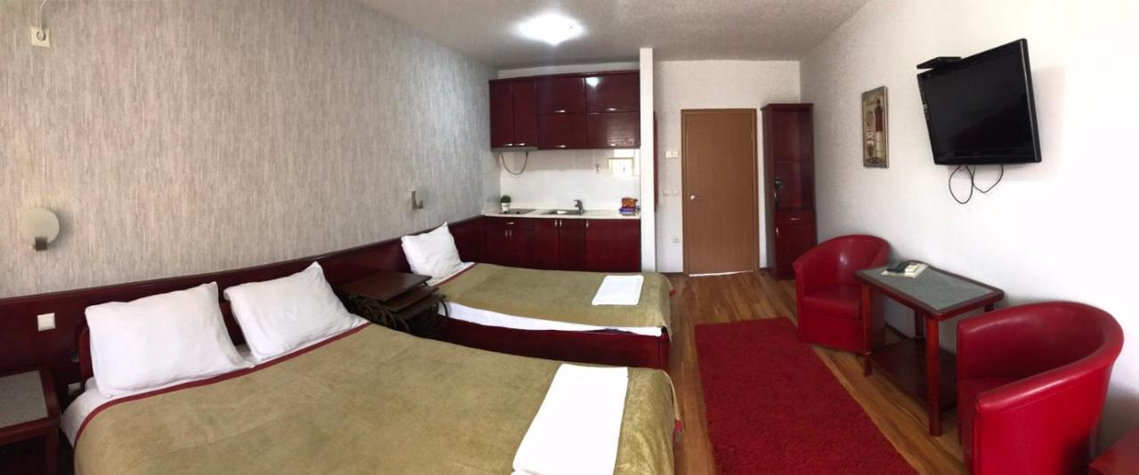 Hotel Tri "O" Topola Екстериор снимка