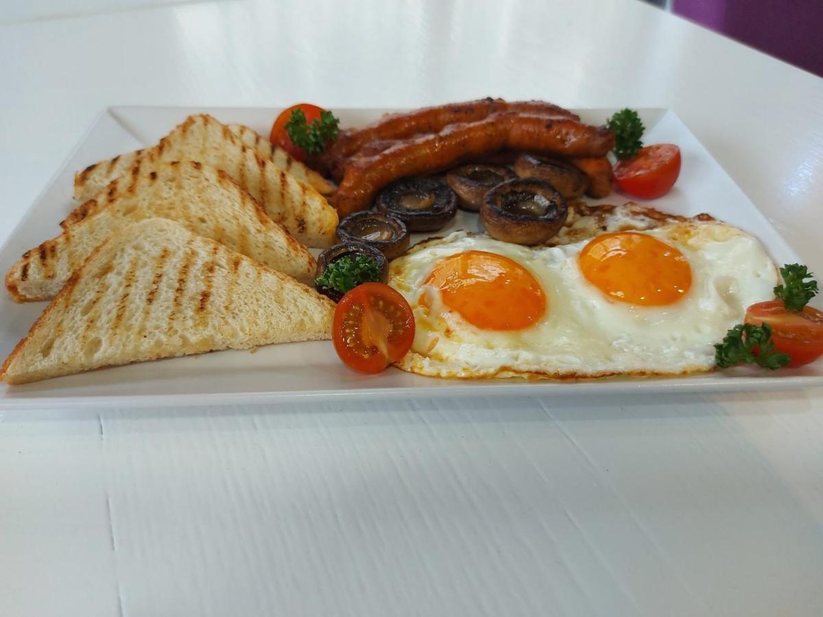 Hotel Tri "O" Topola Екстериор снимка