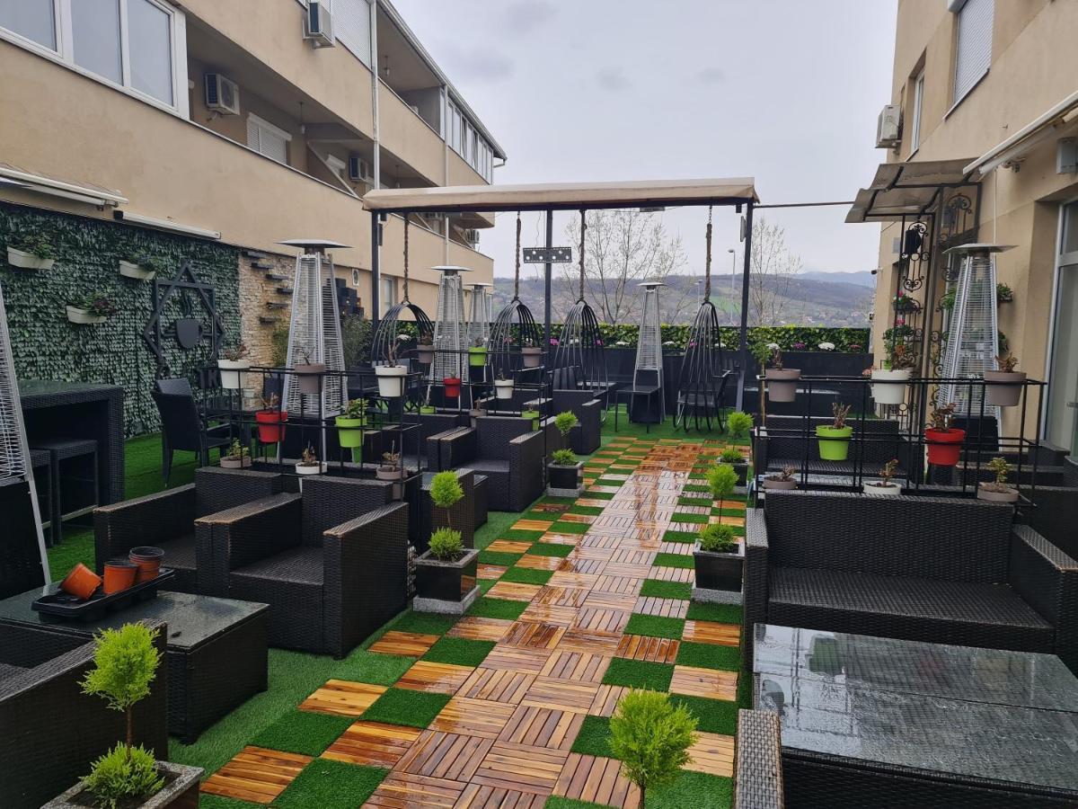 Hotel Tri "O" Topola Екстериор снимка