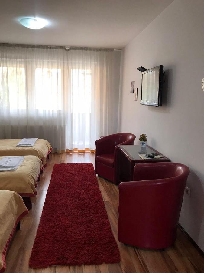 Hotel Tri "O" Topola Екстериор снимка