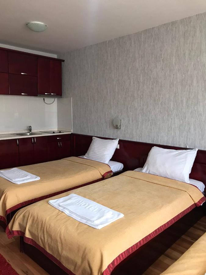 Hotel Tri "O" Topola Екстериор снимка