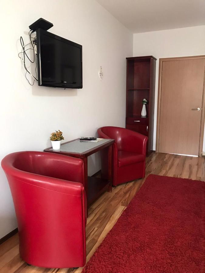 Hotel Tri "O" Topola Екстериор снимка