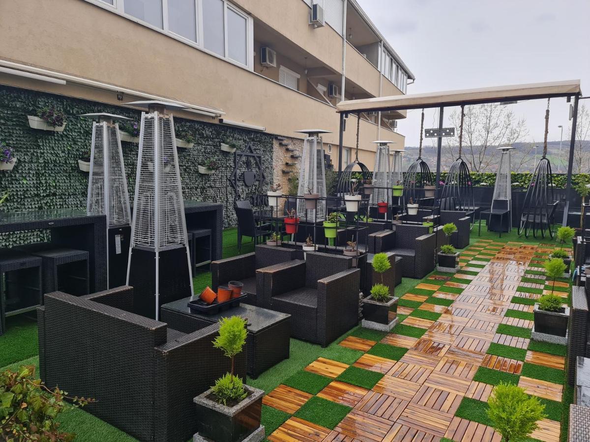 Hotel Tri "O" Topola Екстериор снимка