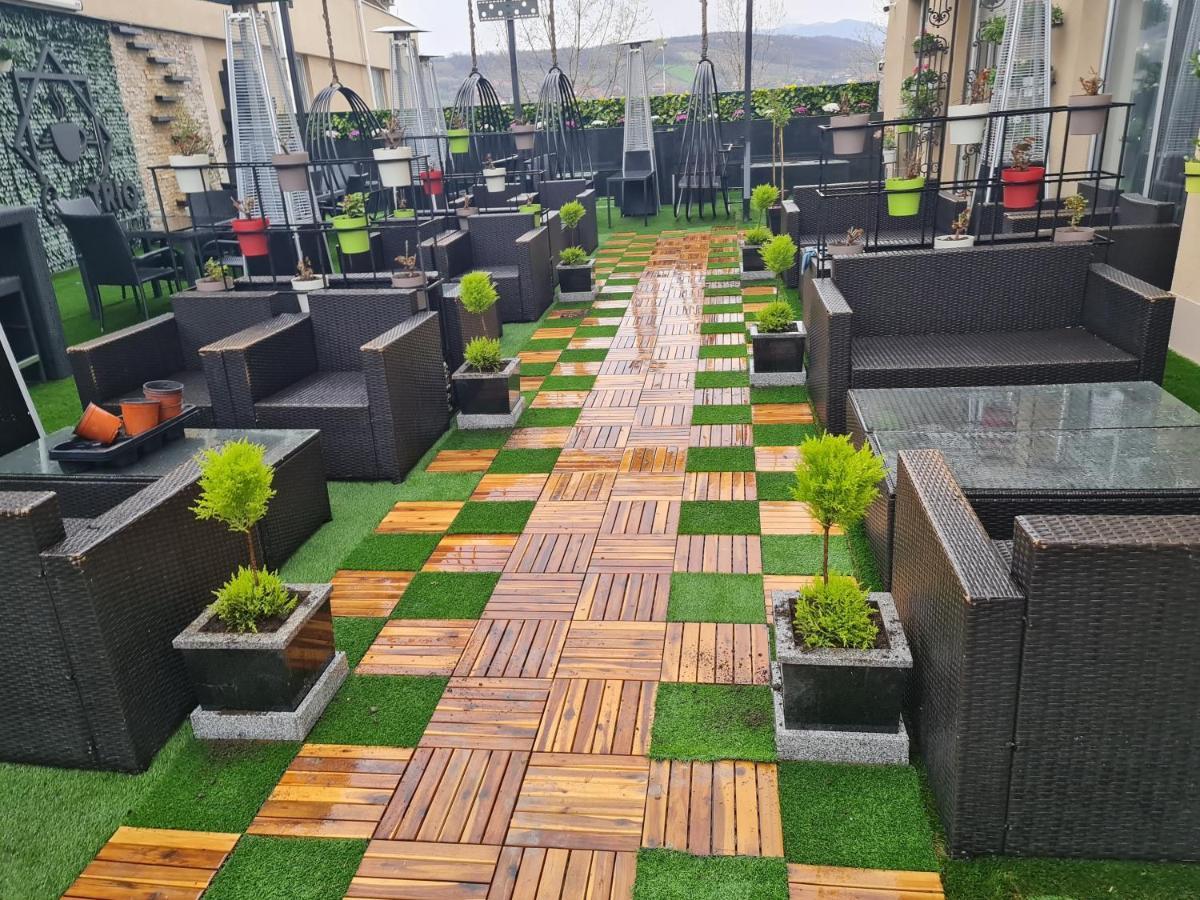 Hotel Tri "O" Topola Екстериор снимка