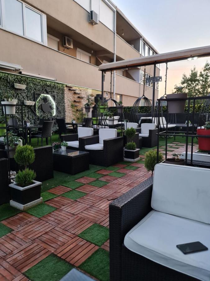 Hotel Tri "O" Topola Екстериор снимка