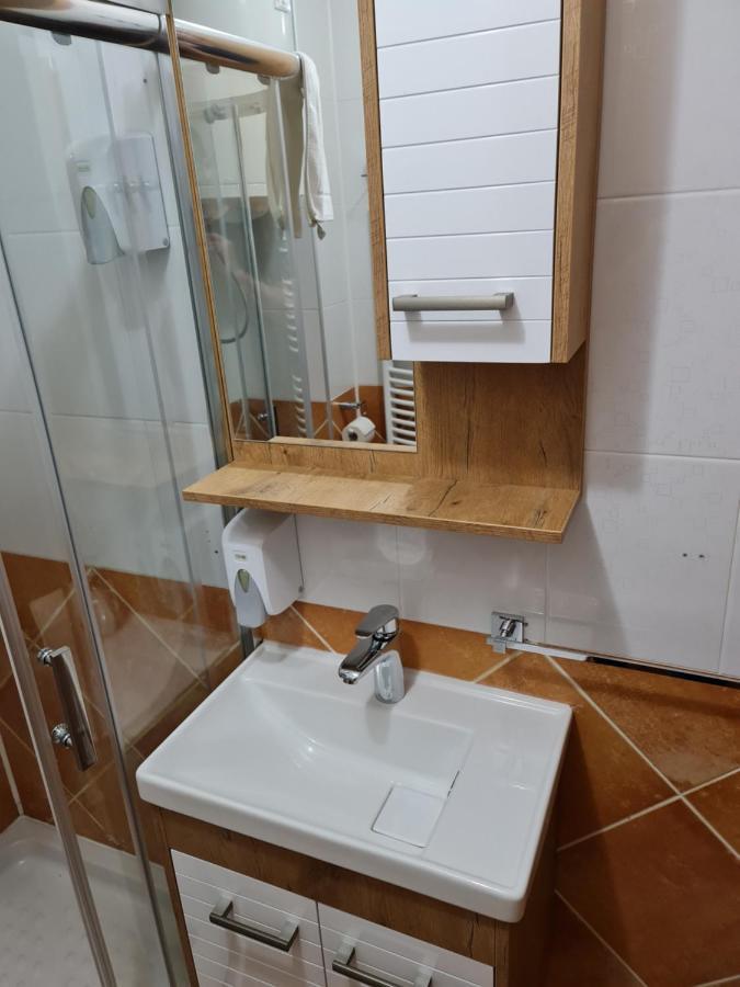 Hotel Tri "O" Topola Екстериор снимка