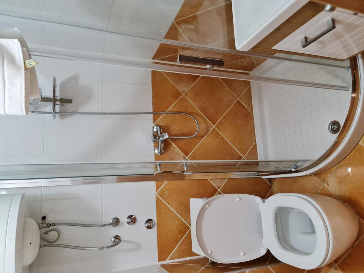 Hotel Tri "O" Topola Екстериор снимка